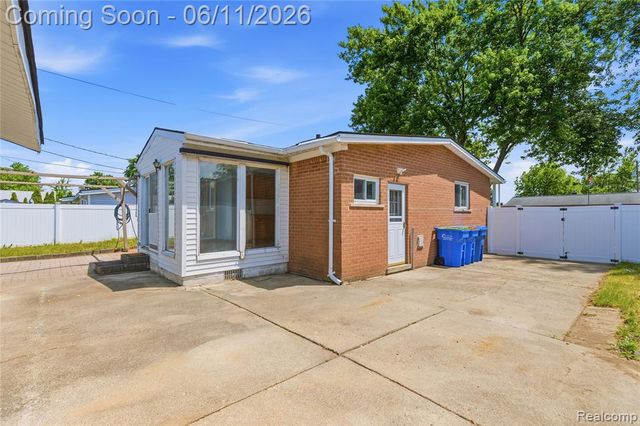 4663 Buchanan Avenue, Warren, MI 48092