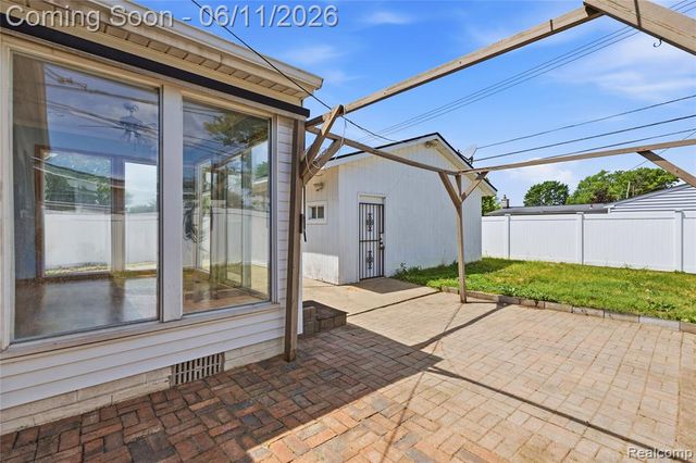 4663 Buchanan Avenue, Warren, MI 48092