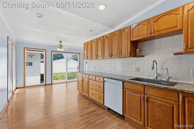 4663 Buchanan Avenue, Warren, MI 48092