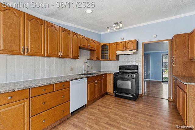 4663 Buchanan Avenue, Warren, MI 48092