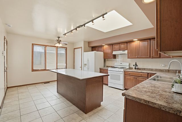 15641 Cottage Grove Avenue, Dolton, IL 60419