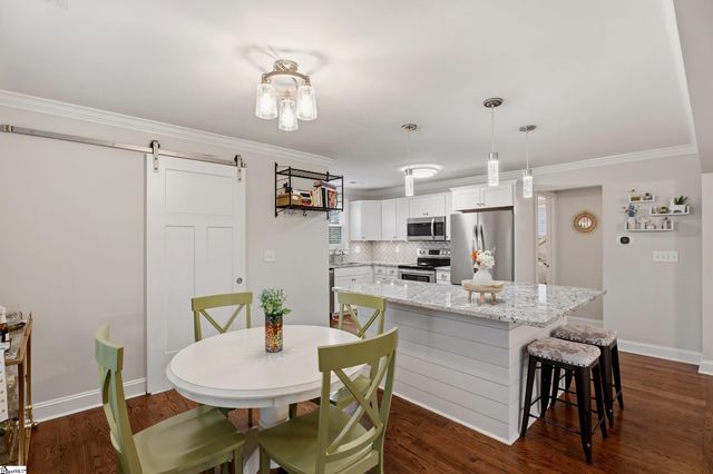 148 Pleasant Ridge Avenue, Greenville, SC 29605