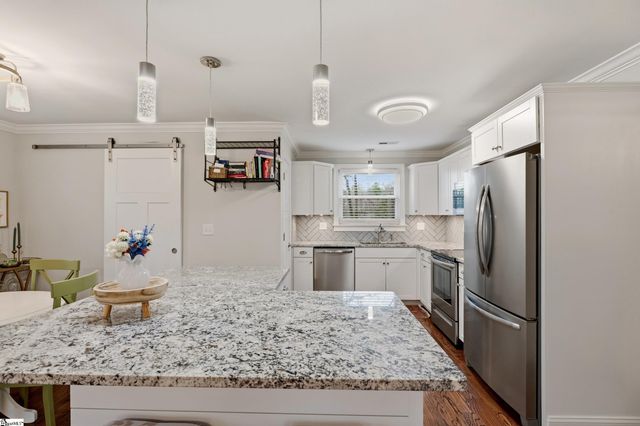 148 Pleasant Ridge Avenue, Greenville, SC 29605