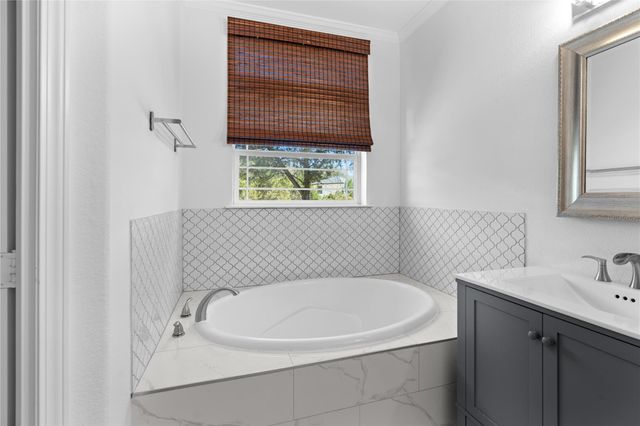 7707 Bar K Ranch RD, Lago Vista, TX 78645