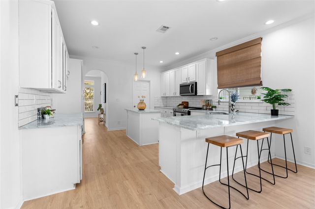 7707 Bar K Ranch RD, Lago Vista, TX 78645