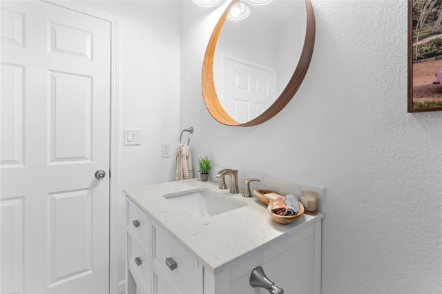 7707 Bar K Ranch RD, Lago Vista, TX 78645