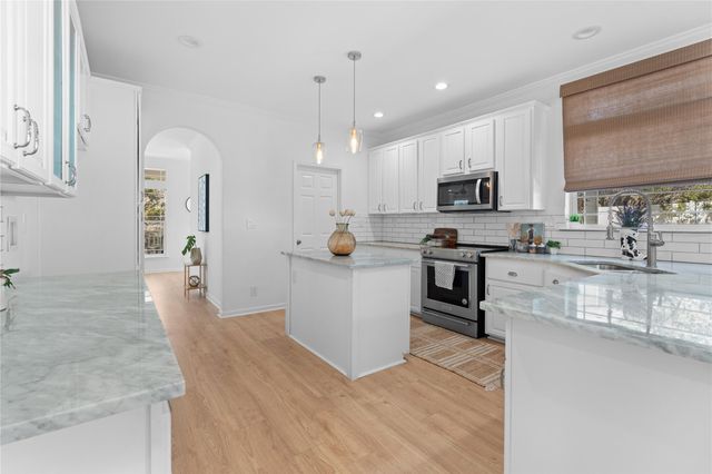 7707 Bar K Ranch RD, Lago Vista, TX 78645