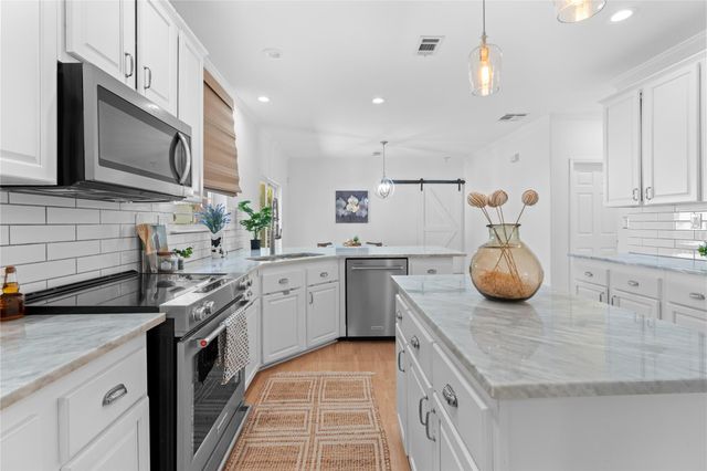 7707 Bar K Ranch RD, Lago Vista, TX 78645