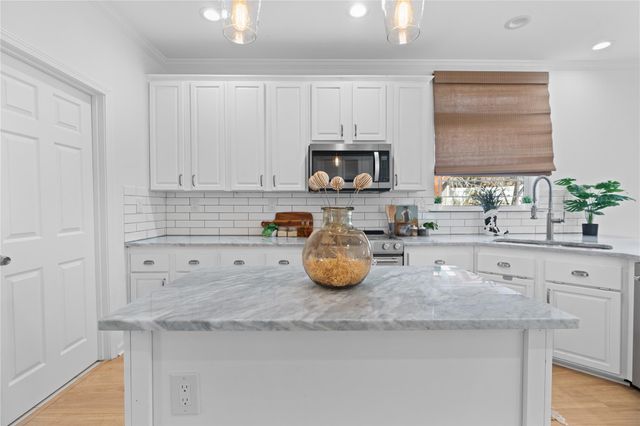 7707 Bar K Ranch RD, Lago Vista, TX 78645