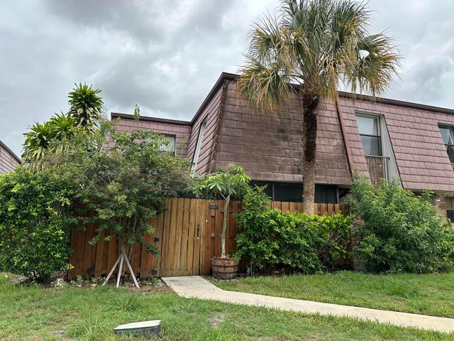 7697 Courtyard Run W, Boca Raton, FL 33433