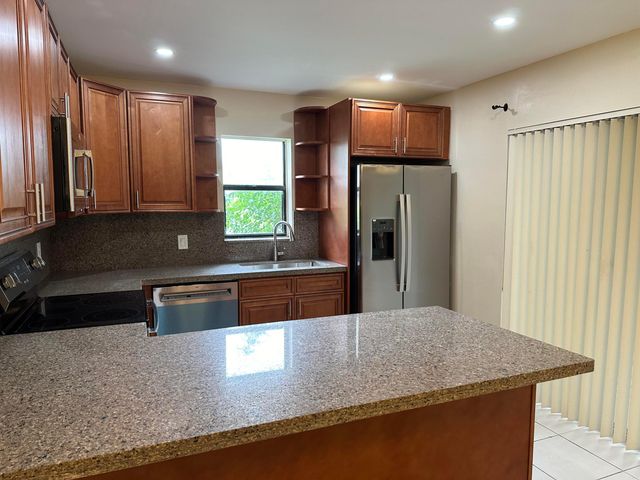 7697 Courtyard Run W, Boca Raton, FL 33433
