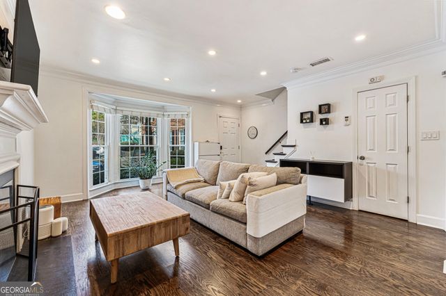 24 Mount Vernon Circle, Sandy Springs, GA 30338