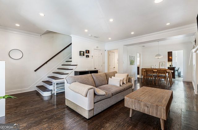 24 Mount Vernon Circle, Sandy Springs, GA 30338