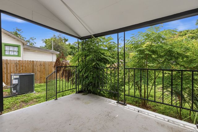 246 QUENTIN DR, San Antonio, TX 78201