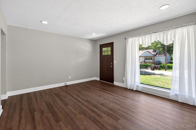 11440 Folkstone Drive, Forest Park, OH 45240
