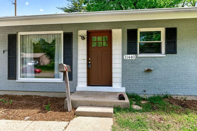 11440 Folkstone Drive, Forest Park, OH 45240