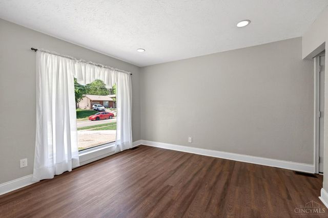 11440 Folkstone Drive, Forest Park, OH 45240