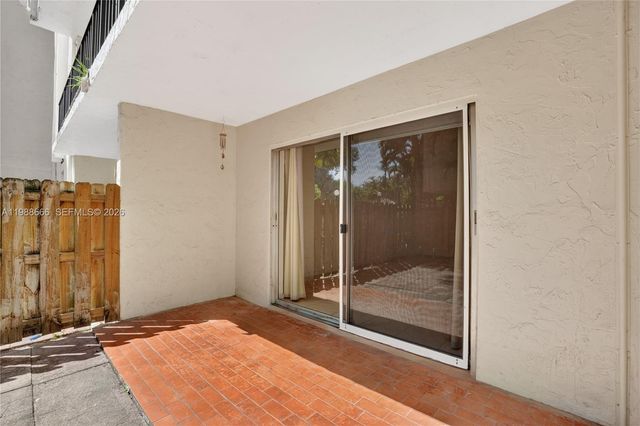 6904 N Kendall Dr F104, Pinecrest, FL 33156