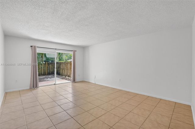 6904 N Kendall Dr F104, Pinecrest, FL 33156