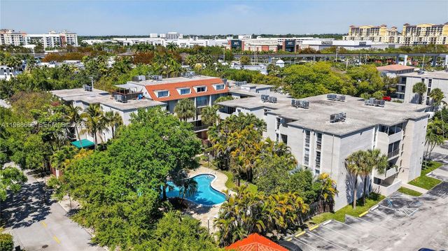 6904 N Kendall Dr F104, Pinecrest, FL 33156