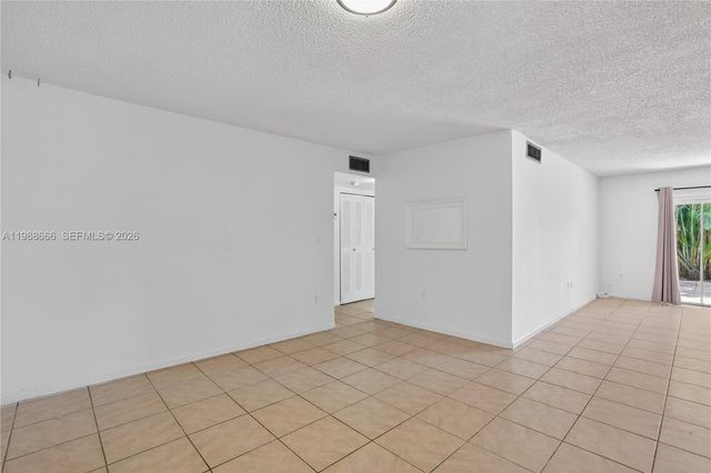 6904 N Kendall Dr F104, Pinecrest, FL 33156