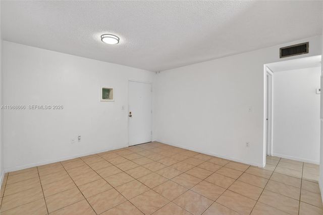 6904 N Kendall Dr F104, Pinecrest, FL 33156