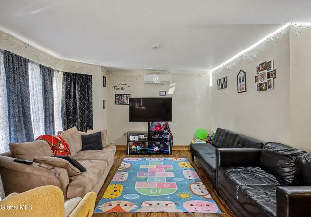 459 Alexander Street, Schenectady, NY 12308