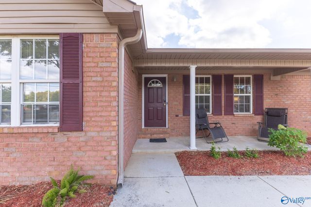 209 Steppe Court, Huntsville, AL 35811