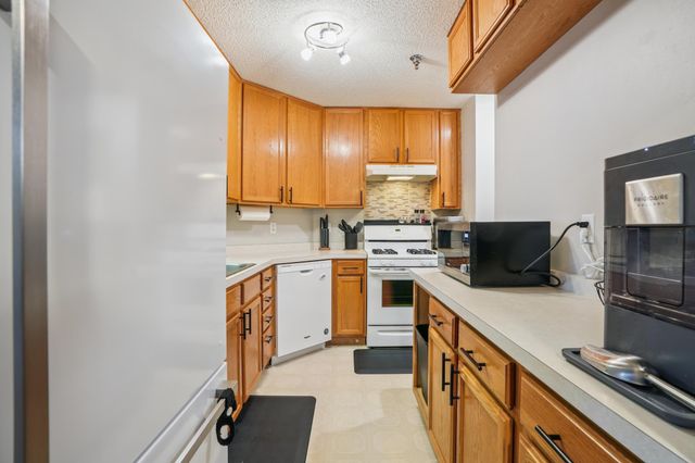 7317 Bond Way, Inver Grove Heights, MN 55076