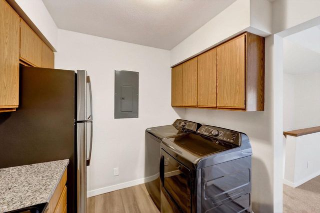 904 Whispering Pines Way, Fitchburg, WI 53713