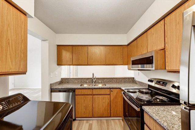 904 Whispering Pines Way, Fitchburg, WI 53713