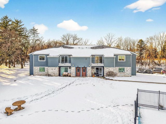 904 Whispering Pines Way, Fitchburg, WI 53713