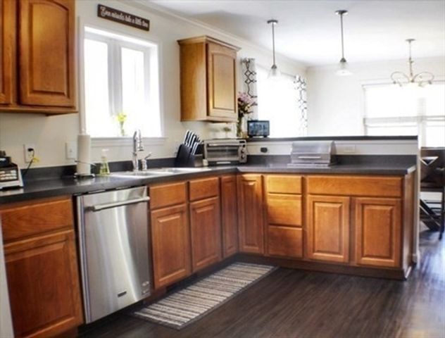 19 Chipman St, Clinton, MA 01510