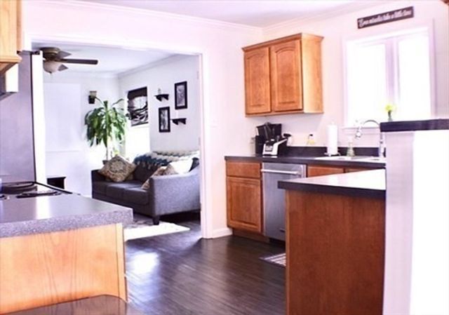 19 Chipman St, Clinton, MA 01510