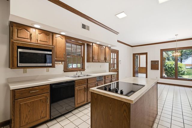 1368 DEXTER LN, Memphis, TN 38016