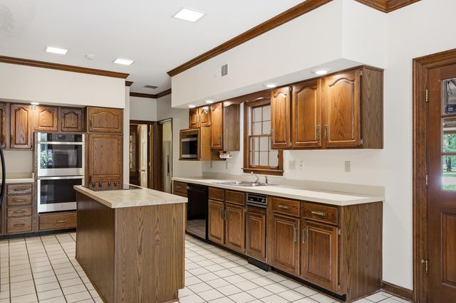 1368 DEXTER LN, Memphis, TN 38016