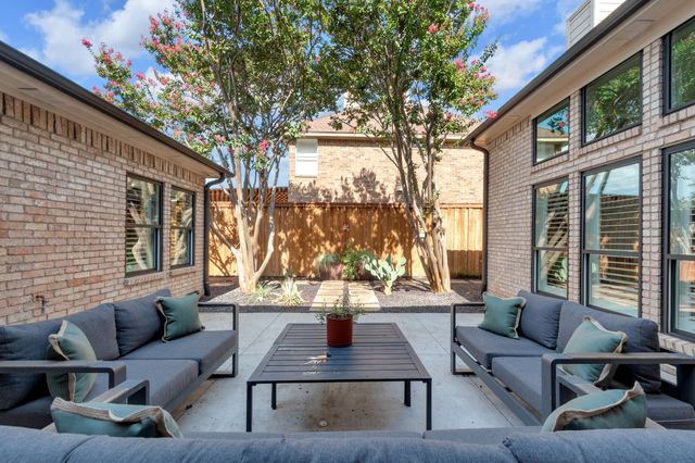1725 Simsbury Drive, Plano, TX 75025