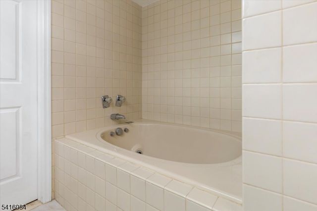 2 Crystal Ln, Paterson City, NJ 07501