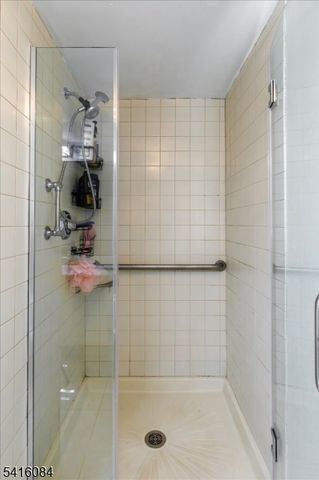 2 Crystal Ln, Paterson City, NJ 07501