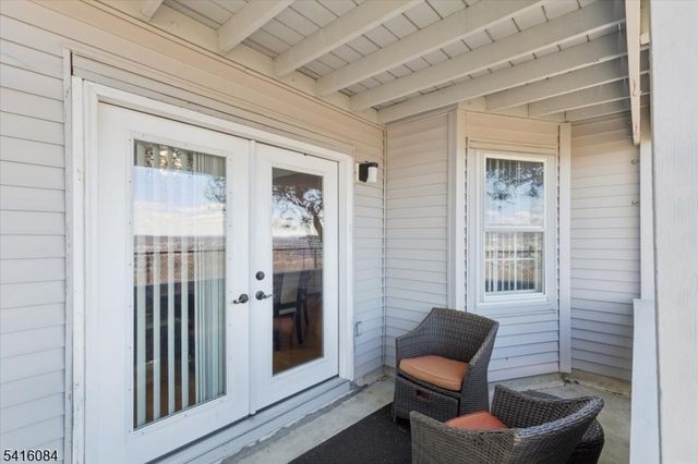 2 Crystal Ln, Paterson City, NJ 07501