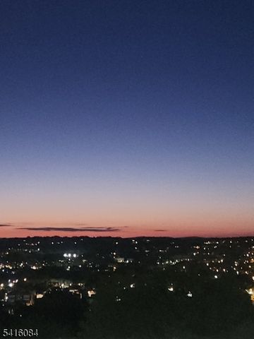 2 Crystal Ln, Paterson City, NJ 07501