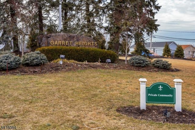 2 Crystal Ln, Paterson City, NJ 07501