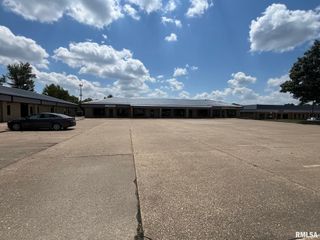 3823 W LOCUST Street, Davenport, IA 52804