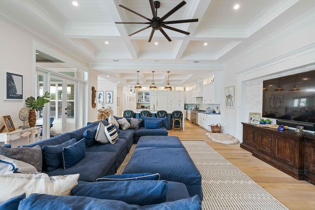 261 Old Jupiter Beach Road, Jupiter, FL 33477