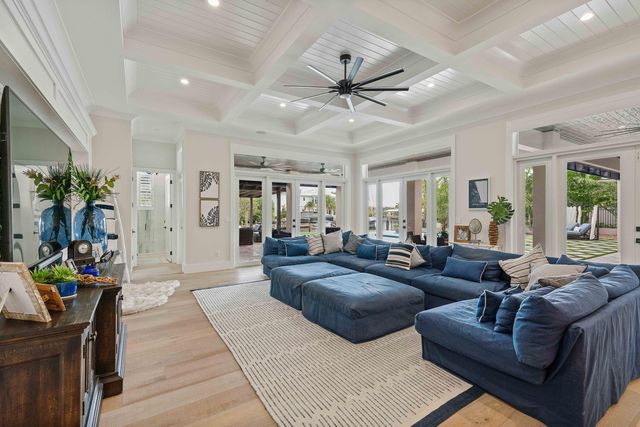 261 Old Jupiter Beach Road, Jupiter, FL 33477