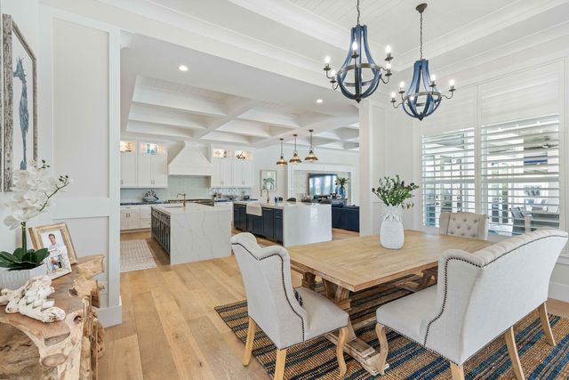 261 Old Jupiter Beach Road, Jupiter, FL 33477
