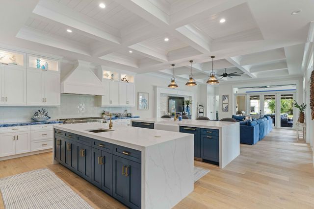 261 Old Jupiter Beach Road, Jupiter, FL 33477