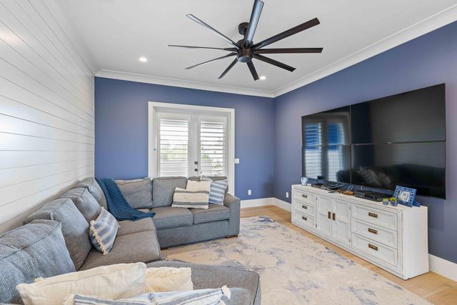 261 Old Jupiter Beach Road, Jupiter, FL 33477