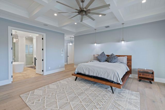 261 Old Jupiter Beach Road, Jupiter, FL 33477
