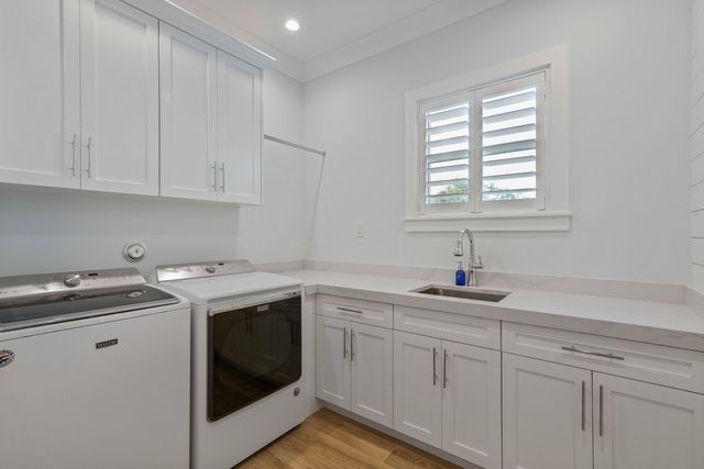 261 Old Jupiter Beach Road, Jupiter, FL 33477